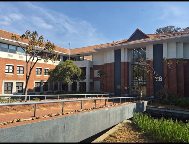 109M² OFFICE TO LET IN WOODMEAD